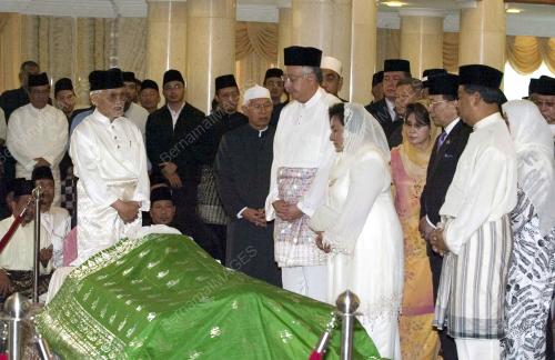 MOHD NAJIB TUN ABDUL RAZAK