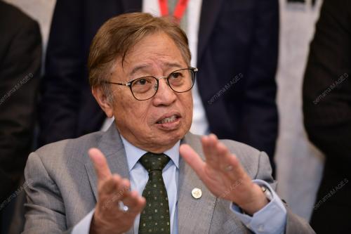 TAN SRI ABANG JOHARI TUN OPENG