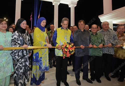 PERASMIAN KOMPLEKS BAHARU PEJABAT PREMIER SARAWAK