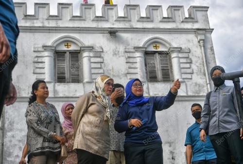 TUNKU HAJAH AZIZAH AMINAH MAIMUNAH