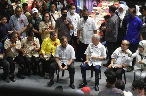 DATUK SERI ISMAIL SABRI YAAKOB
