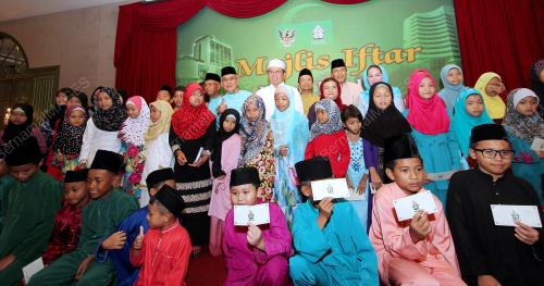 SK09_08062017_IFTAR_PELITA