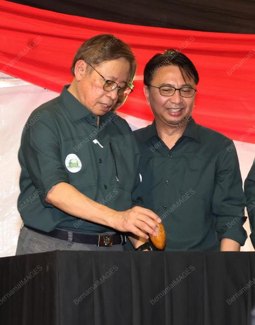 TAN SRI ABANG JOHARI TUN OPENG