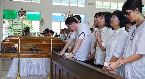 ROBERT LAU