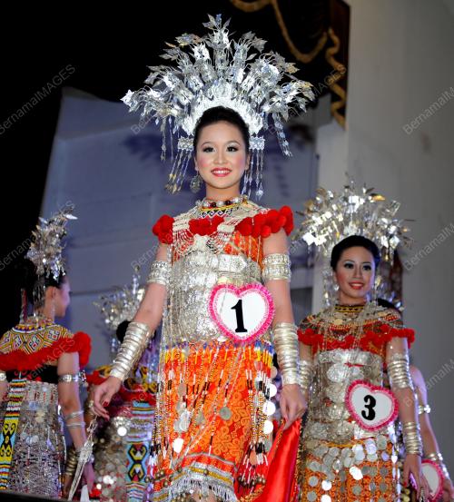 SK09_12052013_KUMANG_GAWAI