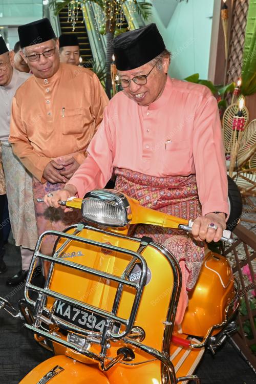 TAN SRI ABANG JOHARI TUN OPENG