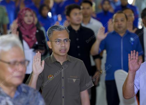 FAHMI FADZIL