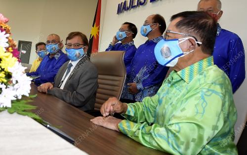 TAN SRI ABANG JOHARI TUN OPENG