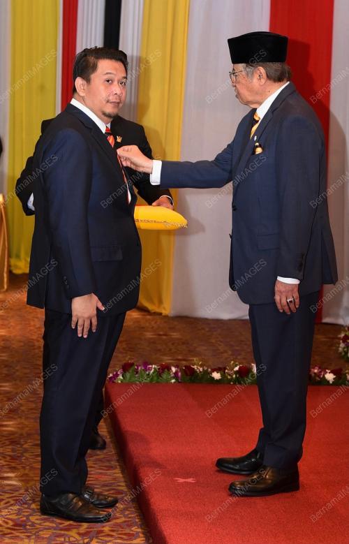 TAN SRI ABANG JOHARI TUN OPENG
