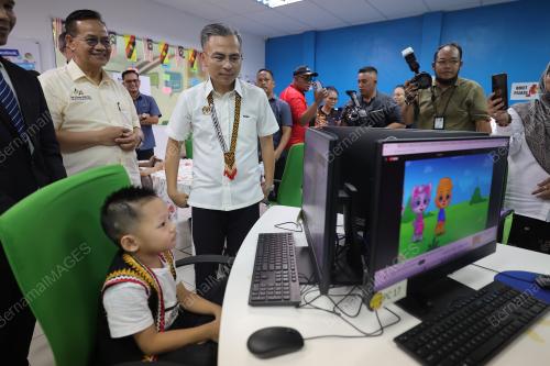 FAHMI FADZIL