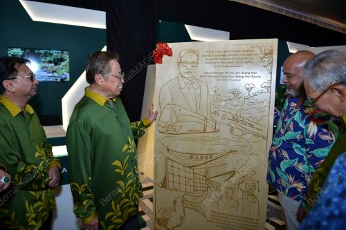 TAN SRI ABANG JOHARI TUN OPENG