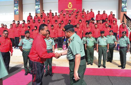 SK09_23042014_SERAH_BENDERA