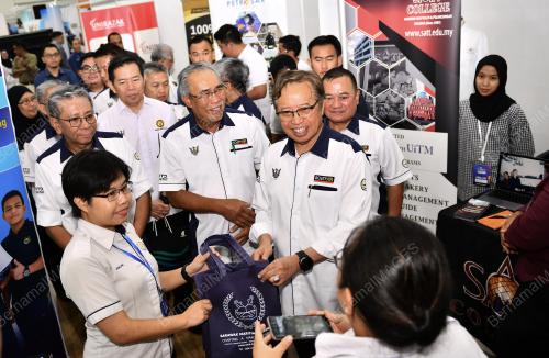 TAN SRI ABANG JOHARI TUN OPENG