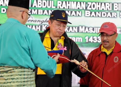 DATUK SERI ABANG JOHARI OPENG