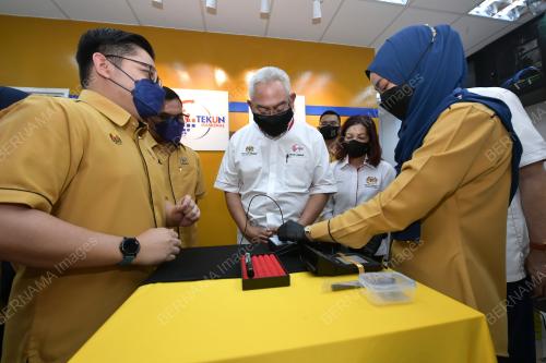 TAN SRI NOH OMAR
