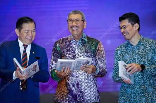 TAN SRI WAN AHMAD DAHLAN ABDUL AZIZ