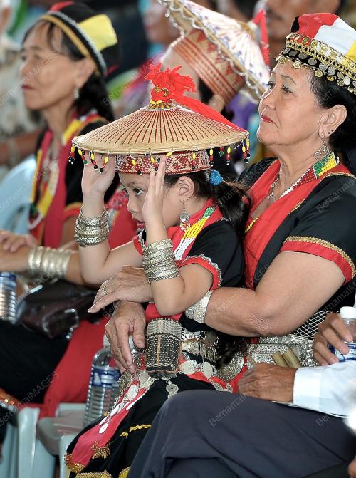 SK09_29062013_PESTA_BIMURUH