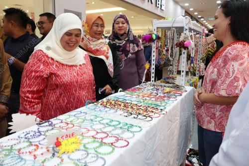 DATUK RUBIAH WANG
