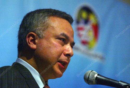 RAJA DR NAZRIN SHAH