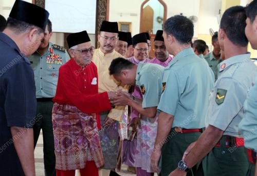 TUN ABANG MUHAMMAD SALAHUDDIN