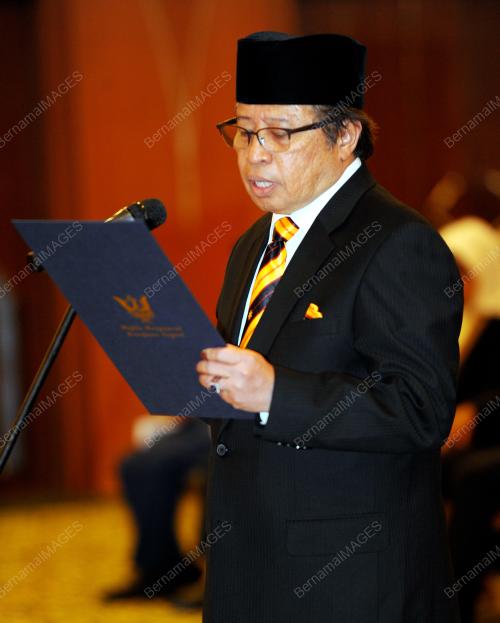 SK10_13052016_ANGKAT_SUMPAH