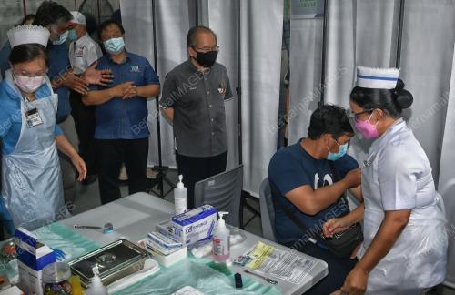 DATUK AMAR DOUGLAS UNGGAH EMBAS