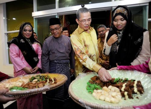 SK10_14042014_ANUGERAH_MAPU