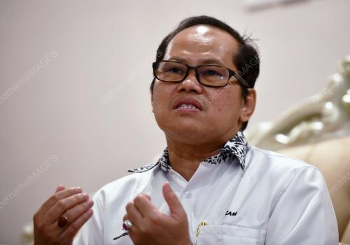 DR MOHD AZAM AHMAD