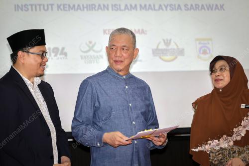 DATUK SERI FADILLAH YUSOF