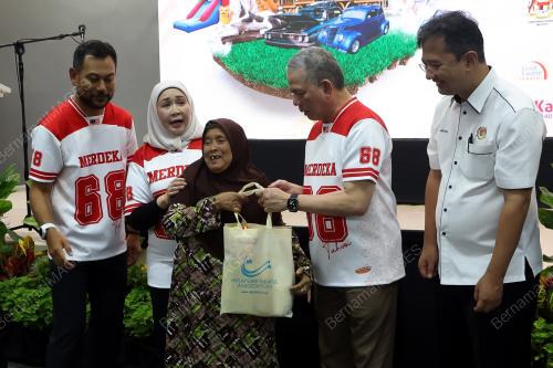 DATUK SERI FADILLAH YISOF