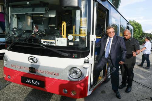 TAN SRI ABANG JOHARI TUN OPENG