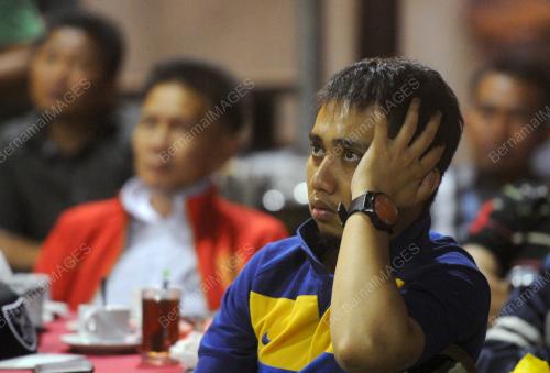 SK10_19102013_GELISAH_BOLA