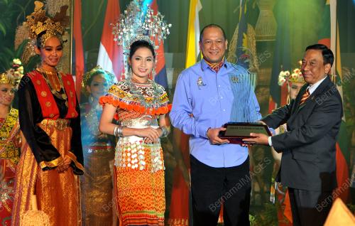 DATUK SERI MOHAMED NAZRI ABDUL AZIZ