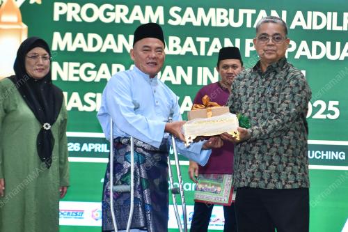 DATUK AARON AGO DAGANG