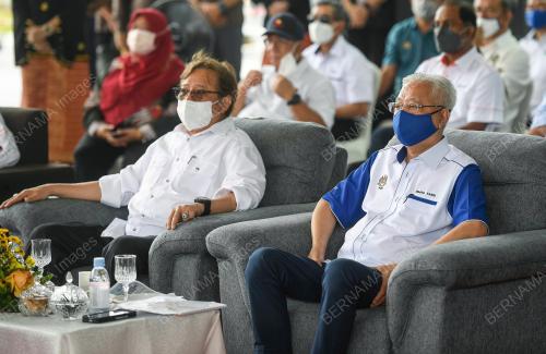 DATUK SERI ISMAIL SABRI YAAKOB