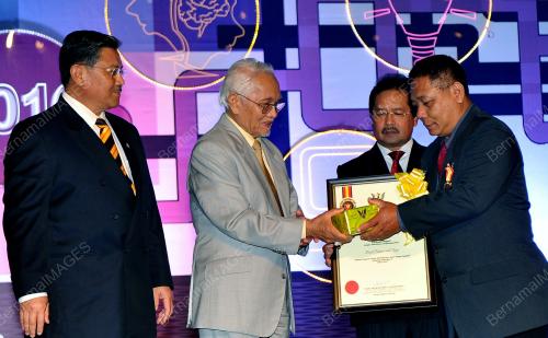 SK11_05122012_ANUGERAH_AWAM