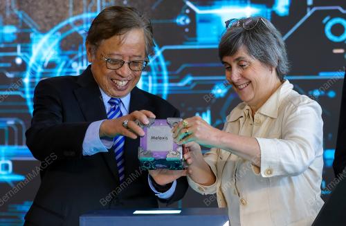 TAN SRI ABANG JOHARI TUN OPENG