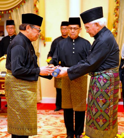 SK11_13012017_ANGKAT_SUMPAH