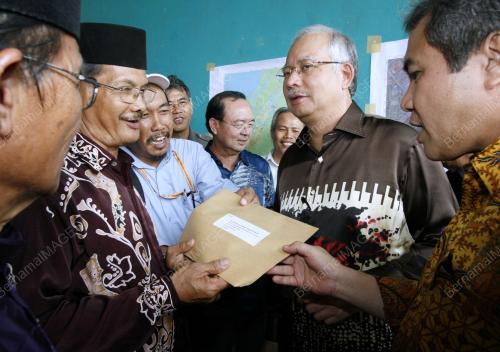 MOHD NAJIB TUN ABDUL RAZAK