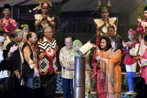 TUN ABANG MUHAMMAD SALAHUDDIN ABANG BARIENG