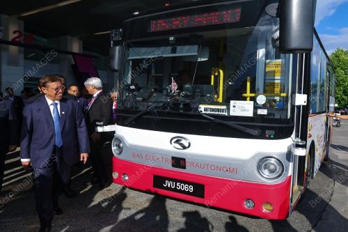 TAN SRI ABANG JOHARI TUN OPENG