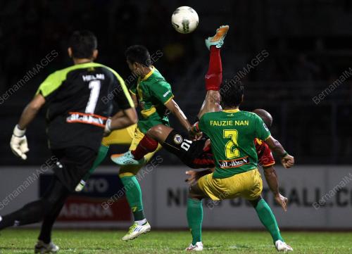 SK11_17042012_BOLASEPAK