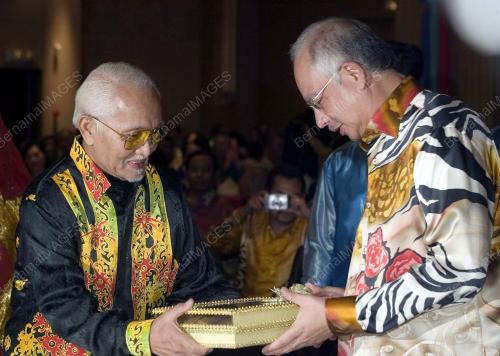 MOHD NAJIB TUN ABDUL RAZAK