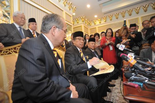 SK11_19012017_ANGKAT_SUMPAH
