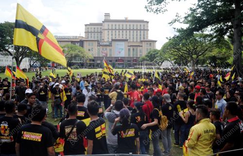 SK11_22072015_PERHIMPUNAN_722