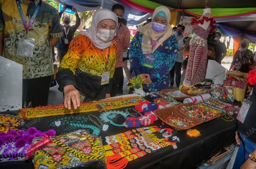 DATUK SERI NANCY SHUKRI