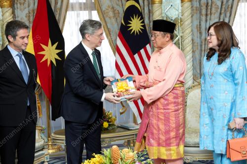 TAN SRI ABANG JOHARI TUN OPENG