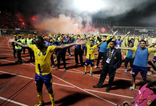 SK11_26102013_BOLA