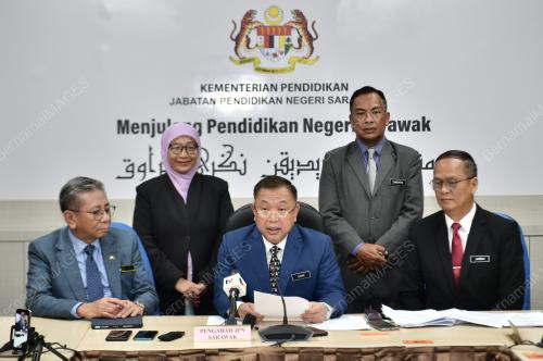 DR AZHAR AHMAD