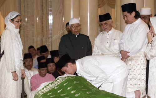 ABDUL TAIB MAHMUD